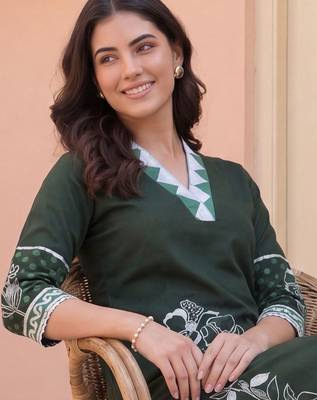 Women Ethnic Motifs Printed Regular Pure Cotton Kurta with Trousers 2