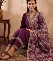 Women Ethnic Motifs Embroidered Regular Thread Work Kurta with Trousers & With Dupatta