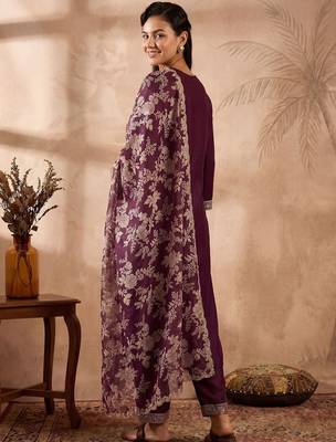 Women Ethnic Motifs Embroidered Regular Thread Work Kurta with Trousers & With Dupatta 6