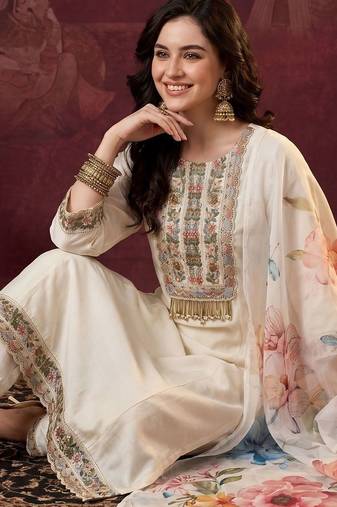 Women Floral Embroidered Regular Thread Work Kurta with Trousers & With Dupatta