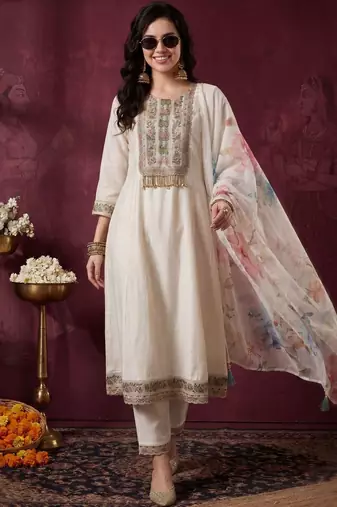 Women Floral Embroidered Regular Thread Work Kurta with Trousers & With Dupatta