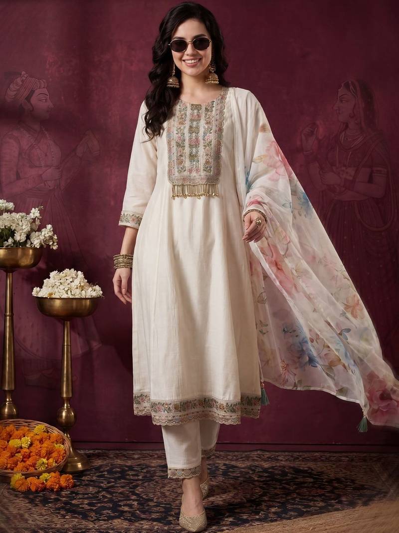 Women Floral Embroidered Regular Thread Work Kurta with Trousers & With Dupatta