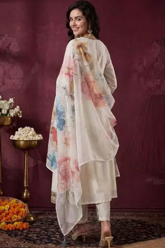 Women Floral Embroidered Regular Thread Work Kurta with Trousers & With Dupatta