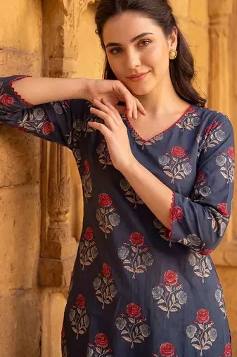 Women Floral Printed Regular Pure Cotton Kurta with Trousers