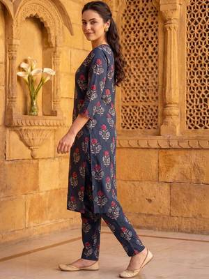 Women Floral Printed Regular Pure Cotton Kurta with Trousers 3