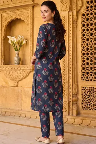Women Floral Printed Regular Pure Cotton Kurta with Trousers
