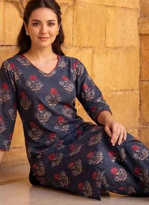 Women Floral Printed Regular Pure Cotton Kurta with Trousers 5