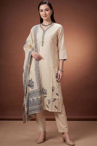 Women Ethnic Motifs Printed Regular Kurta with Trousers & With Dupatta