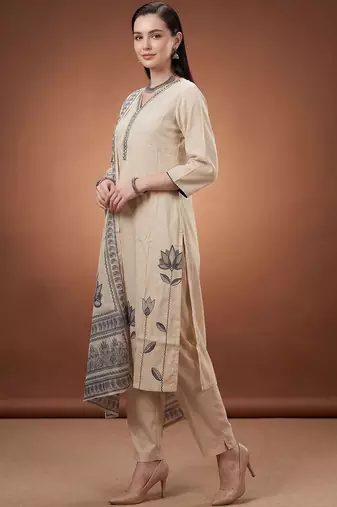 Women Ethnic Motifs Printed Regular Kurta with Trousers & With Dupatta
