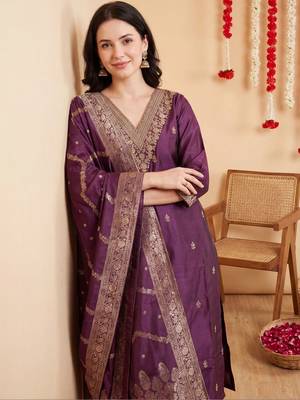 Women Regular Kurta with Trousers & With Dupatta 4