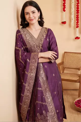 Women Regular Kurta with Trousers & With Dupatta