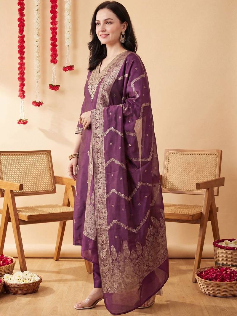 Women Regular Kurta with Trousers & With Dupatta