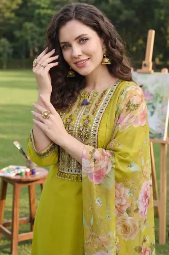 Women Ethnic Motifs Embroidered Regular Thread Work Kurta with Trousers & With Dupatta