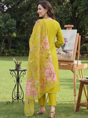 Women Ethnic Motifs Embroidered Regular Thread Work Kurta with Trousers & With Dupatta 3