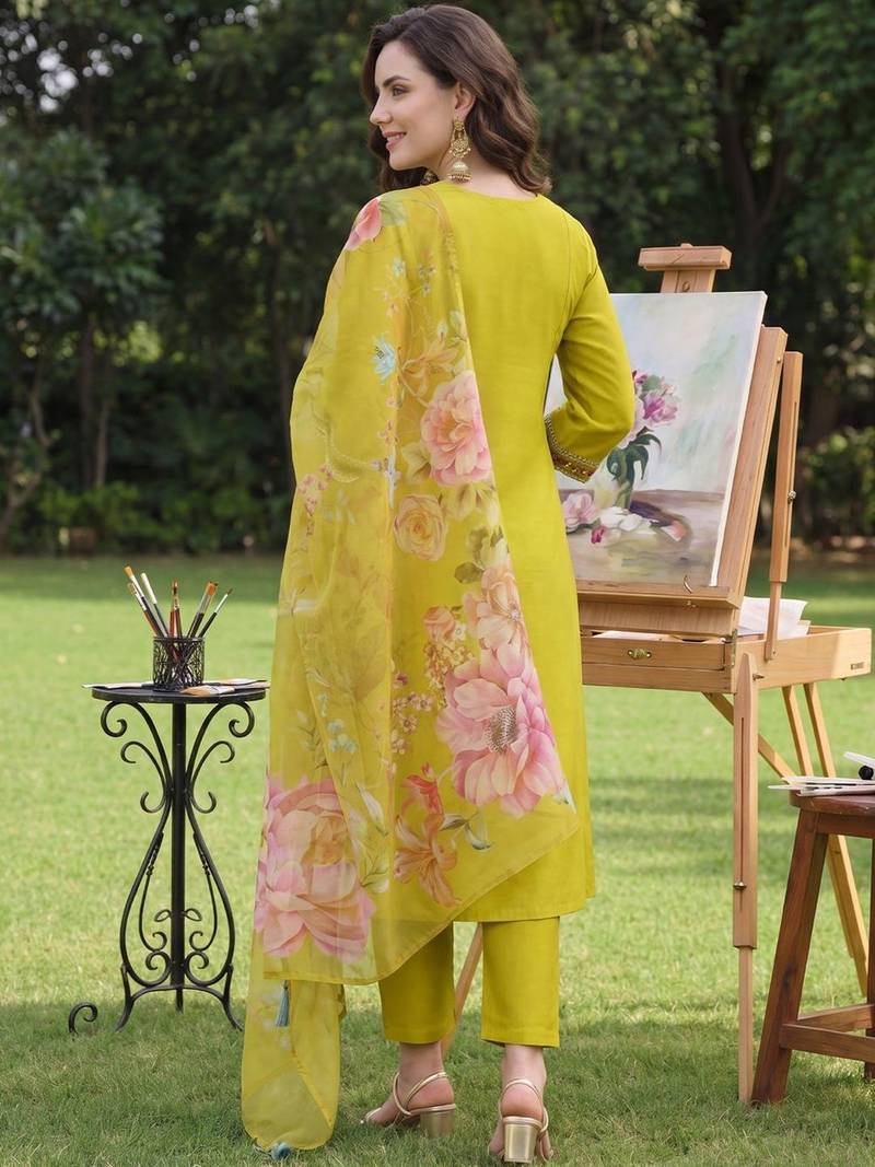Women Ethnic Motifs Embroidered Regular Thread Work Kurta with Trousers & With Dupatta