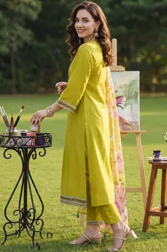 Women Ethnic Motifs Embroidered Regular Thread Work Kurta with Trousers & With Dupatta