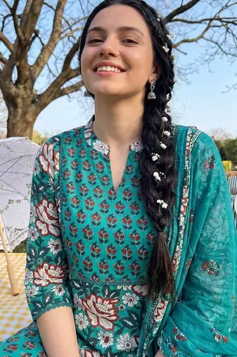 Women Floral Printed Regular Pure Cotton Kurta with Trousers & With Dupatta