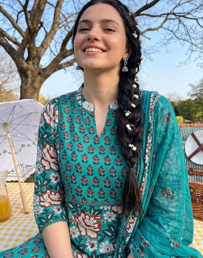Women Floral Printed Regular Pure Cotton Kurta with Trousers & With Dupatta