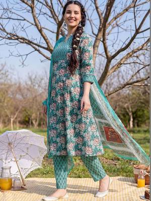 Women Floral Printed Regular Pure Cotton Kurta with Trousers & With Dupatta 4