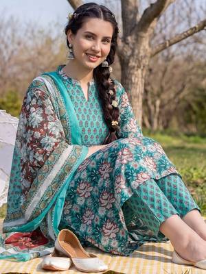 Women Floral Printed Regular Pure Cotton Kurta with Trousers & With Dupatta 5