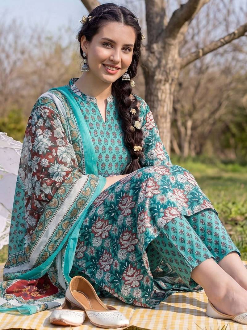 Women Floral Printed Regular Pure Cotton Kurta with Trousers & With Dupatta