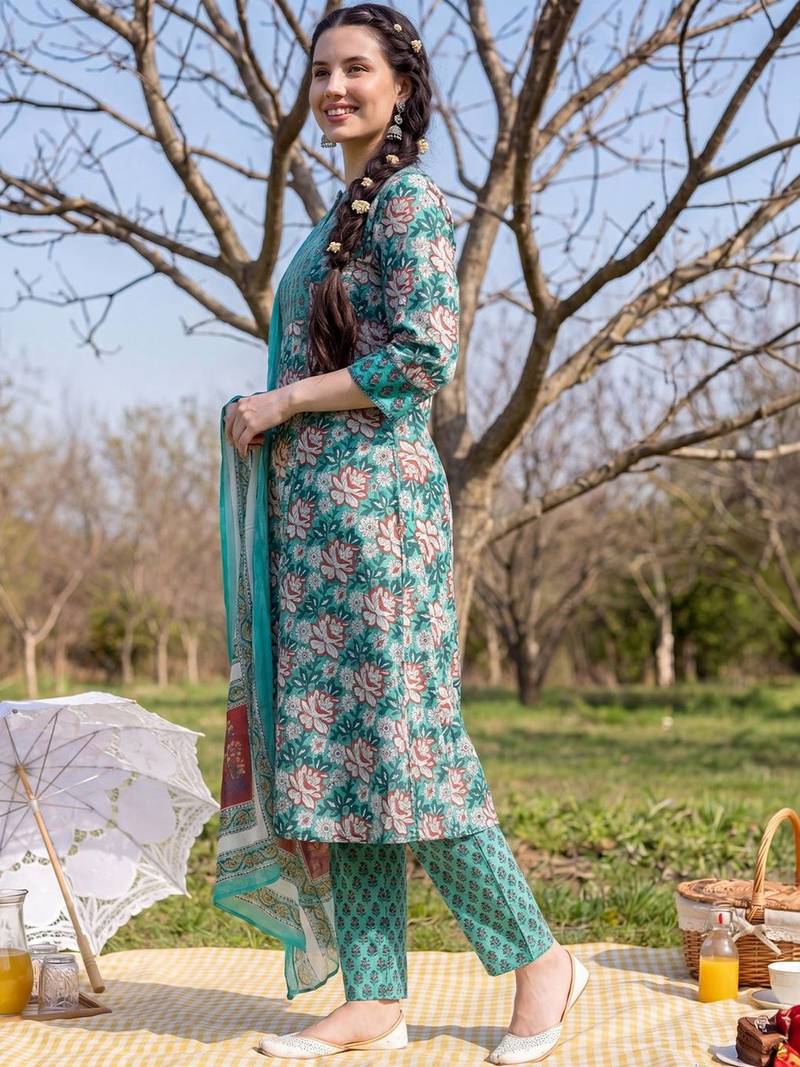 Women Floral Printed Regular Pure Cotton Kurta with Trousers & With Dupatta