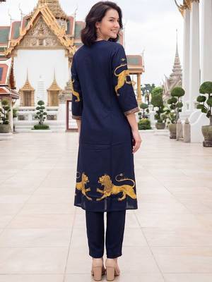 Women Ethnic Motifs Printed Regular Thread Work Kurta with Trousers 4