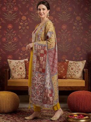 Women Ethnic Motifs Embroidered Regular Thread Work Kurta with Trousers & With Dupatta 3