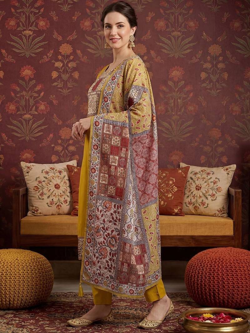 Women Ethnic Motifs Embroidered Regular Thread Work Kurta with Trousers & With Dupatta