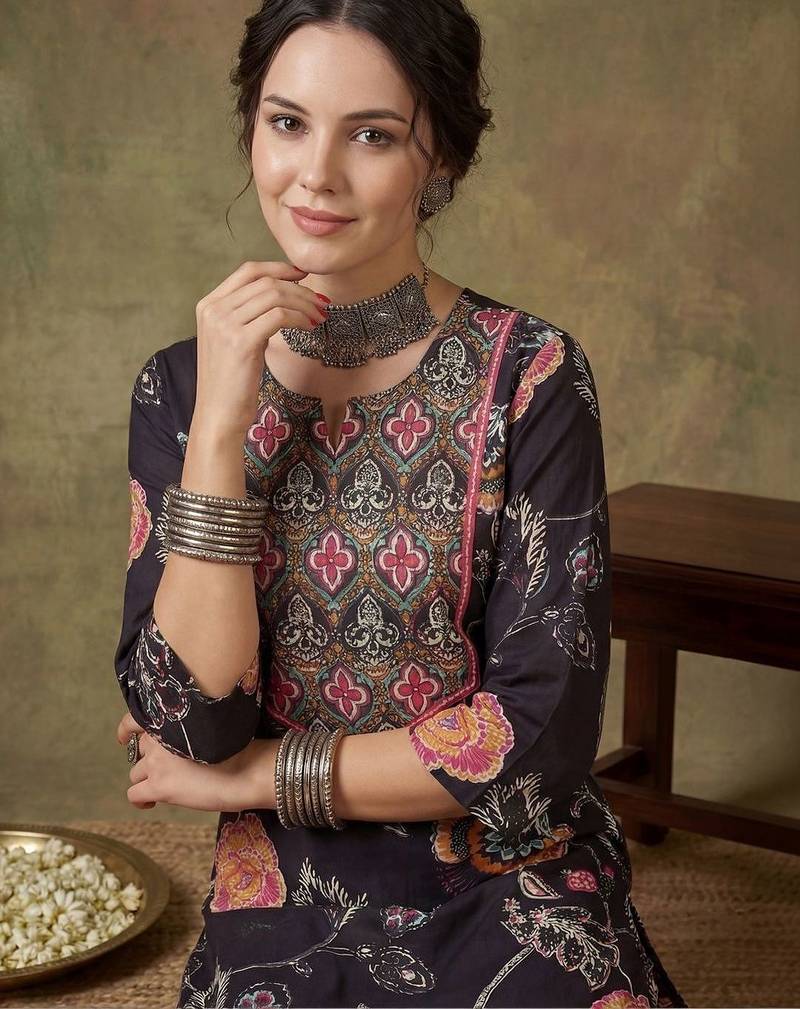 Women Floral Printed Regular Thread Work Pure Cotton Kurta with Trousers