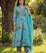 Women Floral Printed Regular Thread Work Pure Cotton Kurta with Trousers & With Dupatta