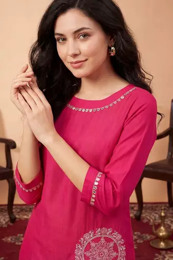 Women Ethnic Motifs Embroidered Regular Thread Work Kurta with Trousers