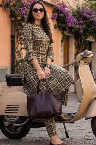 Women Ethnic Motifs Printed Regular Thread Work Pure Cotton Kurta with Trousers