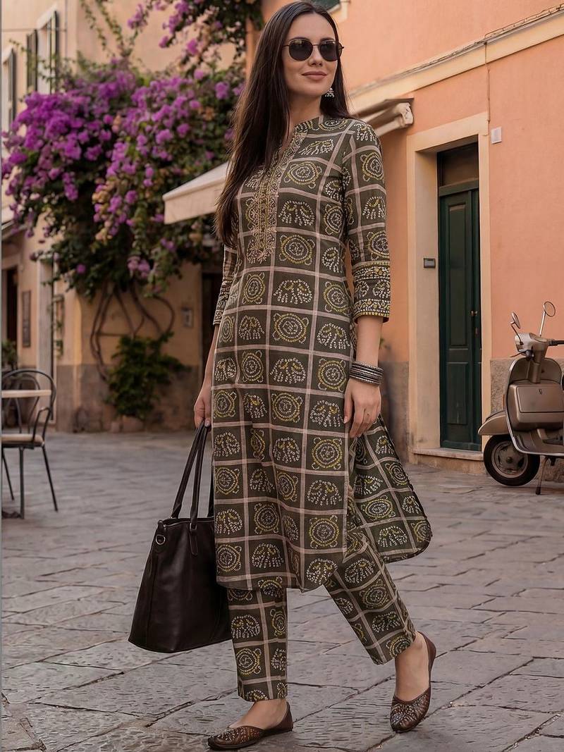 Women Ethnic Motifs Printed Regular Thread Work Pure Cotton Kurta with Trousers