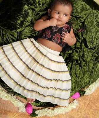 Striped kasavu lines top and skirt 1