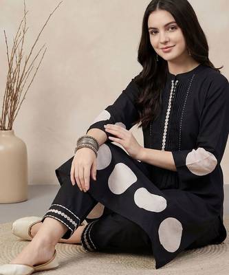 Women Dyed Tiered Thread Work Pure Cotton Kurta with Trousers 1