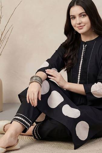 Women Dyed Tiered Thread Work  Cotton Kurta with Trousers