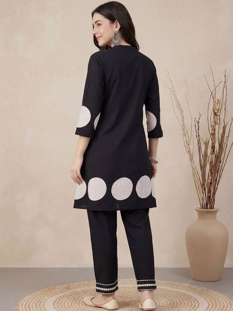 Women Dyed Tiered Thread Work Pure Cotton Kurta with Trousers