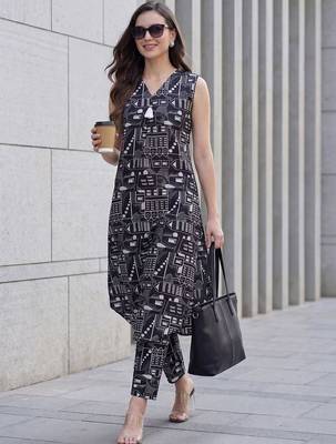 Women Printed Regular Pure Cotton Kurta with Trousers 3
