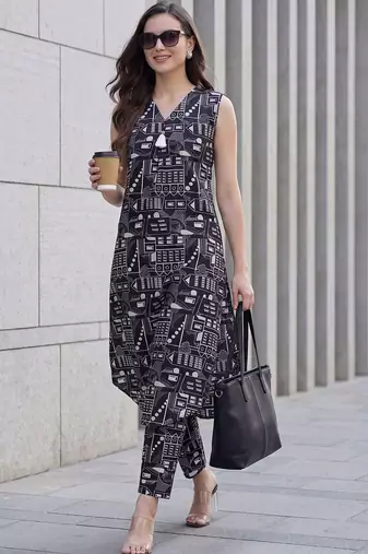 Women Printed Regular Pure Cotton Kurta with Trousers