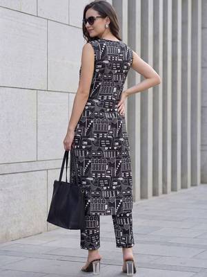 Women Printed Regular Pure Cotton Kurta with Trousers 6