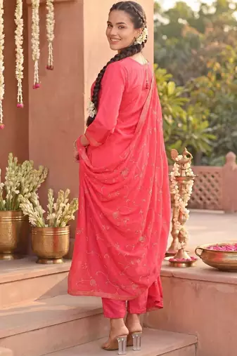 Women Ethnic Motifs Printed Regular Kurta with Trousers & With Dupatta