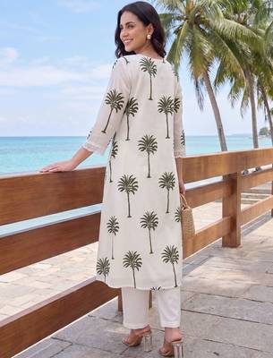 Women Ethnic Motifs Printed Regular Pure Cotton Kurta with Trousers 4
