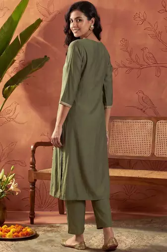 Women Ethnic Motifs Embroidered Regular Thread Work Kurta with Trousers