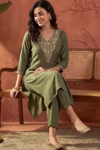 Women Ethnic Motifs Embroidered Regular Thread Work Kurta with Trousers