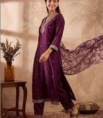 Women Ethnic Motifs Embroidered Regular Thread Work Kurta with Trousers & With Dupatta