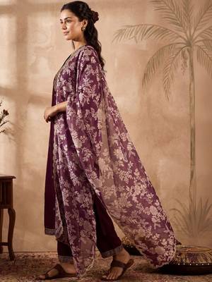 Women Ethnic Motifs Embroidered Regular Thread Work Kurta with Trousers & With Dupatta 3