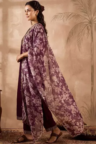 Women Ethnic Motifs Embroidered Regular Thread Work Kurta with Trousers & With Dupatta