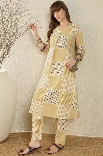 Women Printed Regular Pure Cotton Kurta with Trousers