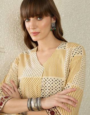 Women Printed Regular Pure Cotton Kurta with Trousers 2